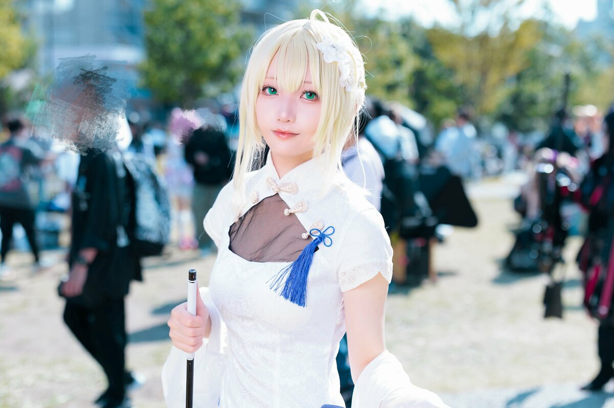 FGO』セイバーコスプレで行列！人気コスプレイヤー・五色もかさんの