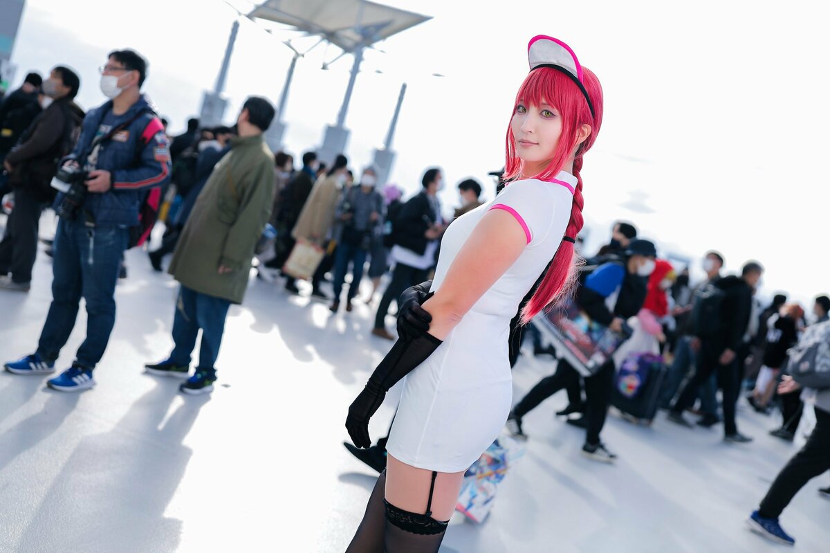 パンスト履いたコスプレイヤー画像 コミックマーケット101』コスプレ人妻筋トレ系YouTuber・noraさん、長身で鍛え抜かれた『チェンソーマン』マキマ姿を披露 | ふたまん＋