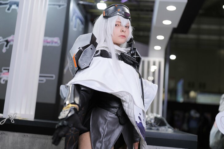 『ニコニコ超会議2023』人気ゲーム『勝利の女神：NIKKE』公式コスプレイヤー・くろはさん、衣装のお気に入りは「原作どおりのシルエット」の画像002