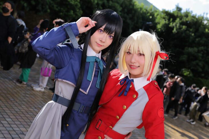 コスプレイヤー・雨晴ゆずかさん＆望月うかるさん『リコリス・リコイル』千束＆たきな披露！“併せ”をしたキッカケは「SMARTQueen撮影会」の画像001