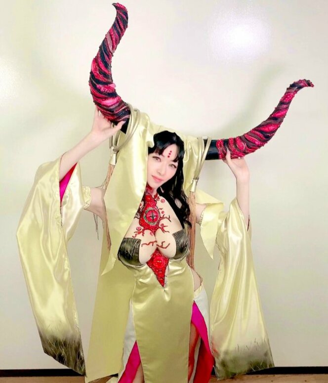 田中理恵 胸元あらわ 大胆コスプレに衝撃 ファンから 危ない の声も 概要 ゲーム 最新ニュース ふたまん