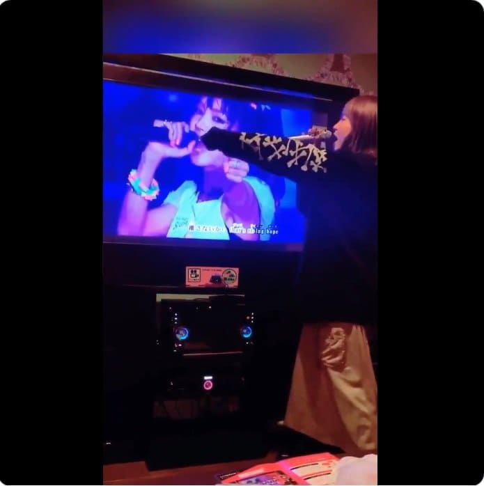 Lisaの妹も思わず そっくりー Lisaの豪華すぎる家族カラオケ動画にファン騒然 ふたまん