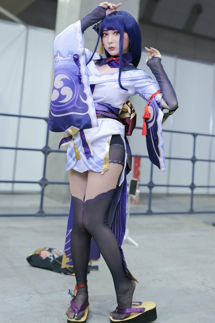 人気コスプレイヤー・カモミールさん『原神』雷電将軍に！全身“和クール”な佇まいで注目「武器も作ってみたい」の画像003