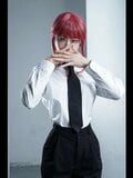 「全力のジョジョ立ち」が話題に！ 筋肉コスプレイヤー・桃兎ももが教える“2.5次元なS字ライン”の作り方とはの画像008