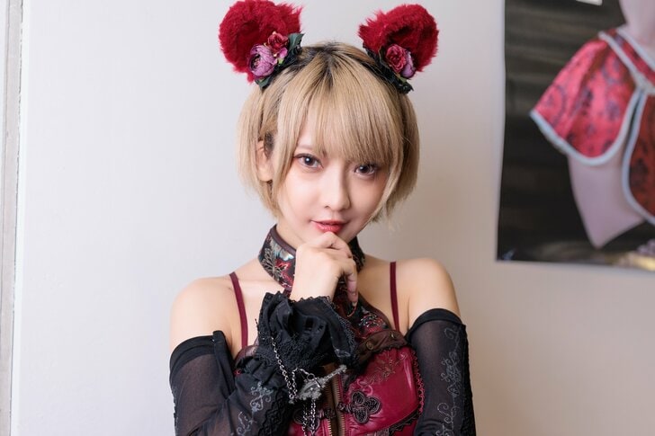 人気コスプレイヤー・火将ロシエル「コミックマーケット102」新刊写真集に“メイド服プレゼントの実兄”も「ガタッ」の画像003