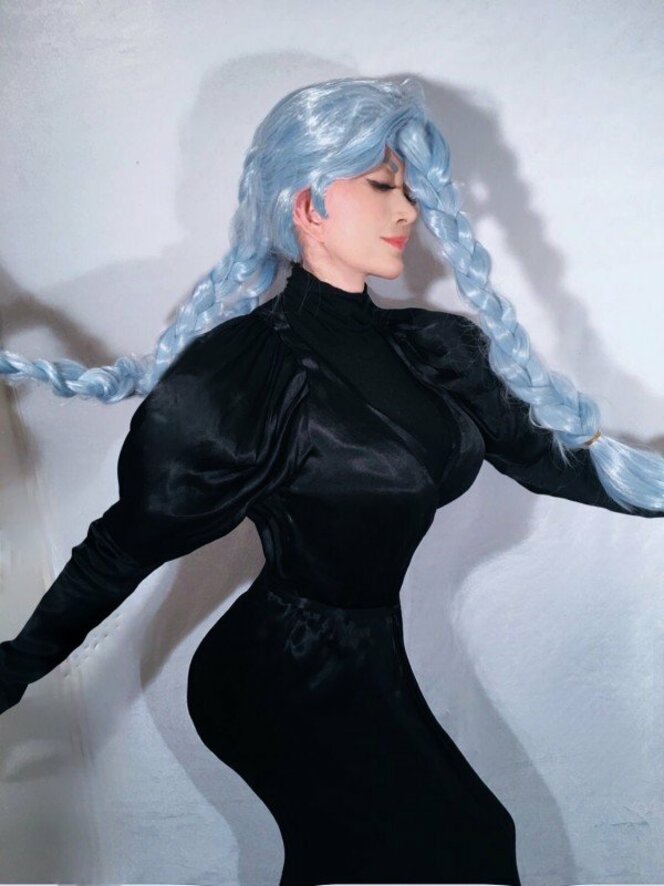 叶姉妹 美香 呪術廻戦 最新コスプレ公開 エグすぎスタイルが 原作よりファビュラス ふたまん