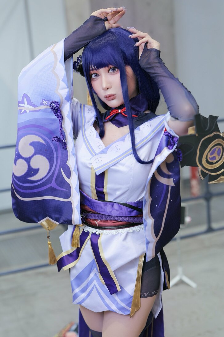 人気コスプレイヤー・カモミールさん『原神』雷電将軍に！全身“和クール”な佇まいで注目「武器も作ってみたい」の画像002