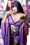 中国の人気コスプレイヤー・Natsumeさん「コミケ」参加で『雀魂』二階堂美樹コスプレを披露の画像002