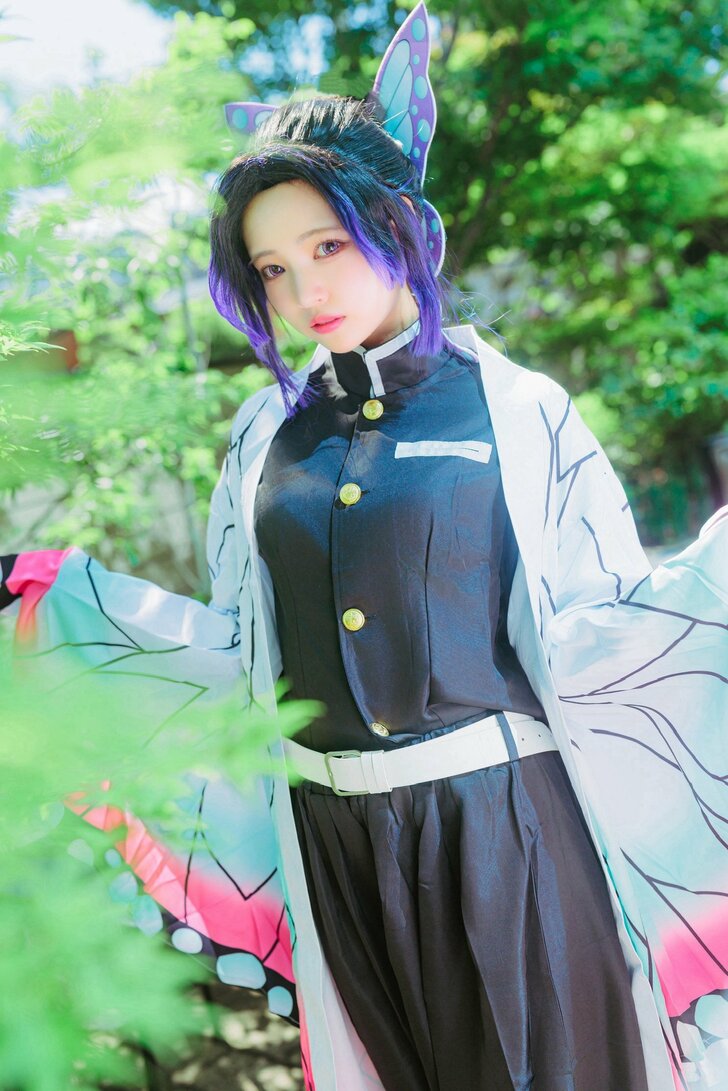 「眉毛全剃り」人造人間18号コスで脚光、人気コスプレイヤー高島江梨奈が「超アニメ愛」で胡蝶しのぶをリアル再現!の画像