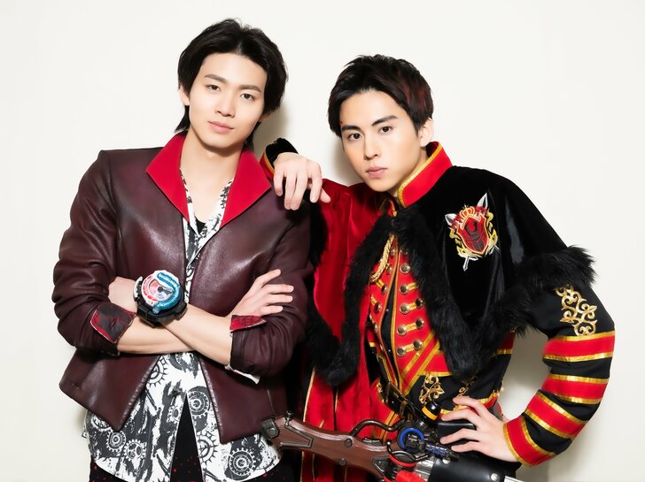 「重圧に感じる部分もあった」ブンブンジャー井内悠陽&キングオージャー酒井大成が語る「戦隊レッドの宿命」とはの画像