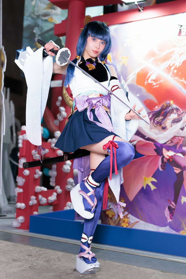 24万人来場『東京ゲームショウ2023』人気コスプレイヤー・楪くれはさん“不死身の忍者少女”に「お気に入りはスカートの割れ目」の画像005