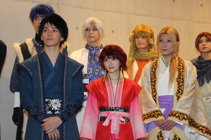 生駒里奈・矢部昌暉、舞台『暁のヨナ』公開ゲネプロで華麗な舞＆殺陣を披露！の画像001