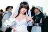キュートすぎる『To LOVEる‐とらぶる‐』古手川唯コスプレに長蛇の撮影列　大胆な純白ウェディングドレスがまぶしい！ 
