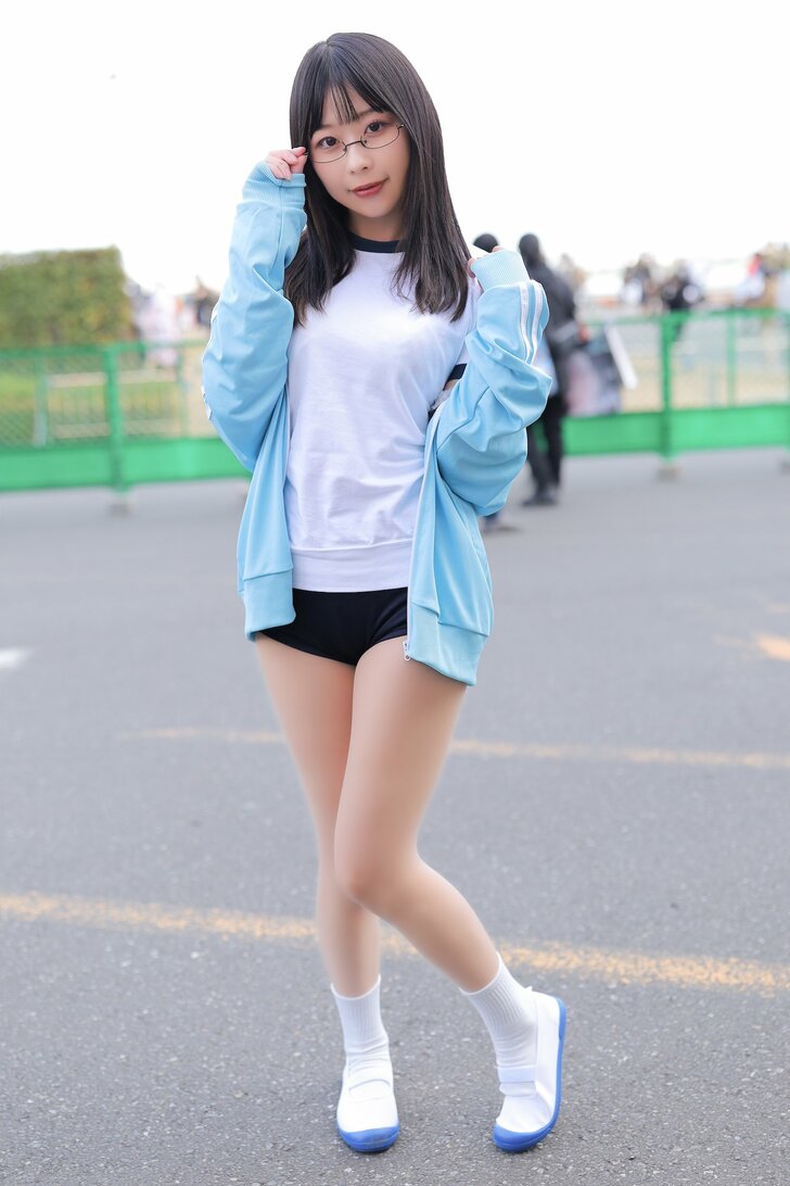 『コミックマーケット101』で目を奪われた眼鏡っ子！グラドル・蒼猫いなさん、オリジナル「地味子」コスプレを披露の画像003