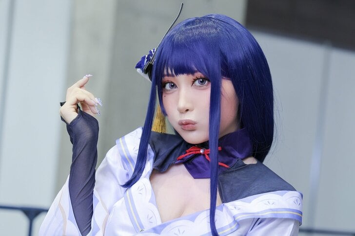 人気コスプレイヤー・カモミールさん『原神』雷電将軍に！全身“和クール”な佇まいで注目「武器も作ってみたい」の画像001