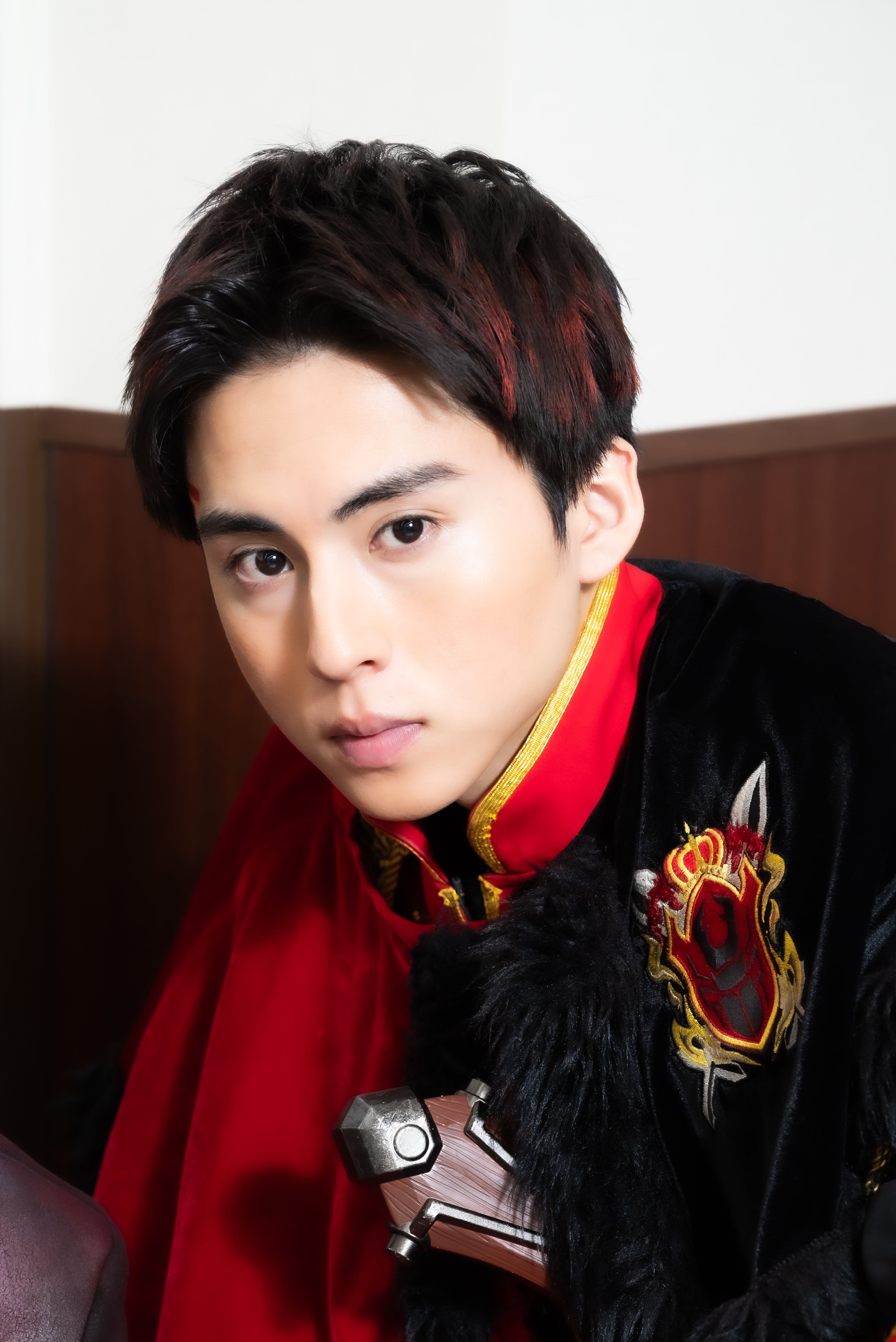 ブンブンジャー井内悠陽＆キングオージャー酒井大成インタビュー「プライベートも、ヒーローでないといけない」戦隊レッド俳優の“素顔”の画像004