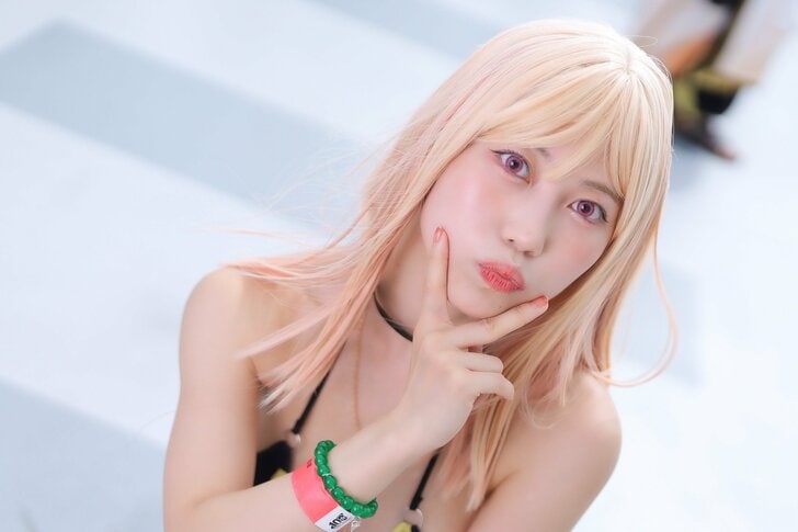 『コミックマーケット100』グラドル・伊織いおさんが『その着せ替え人形は恋をする』喜多川海夢コスプレ披露の画像002