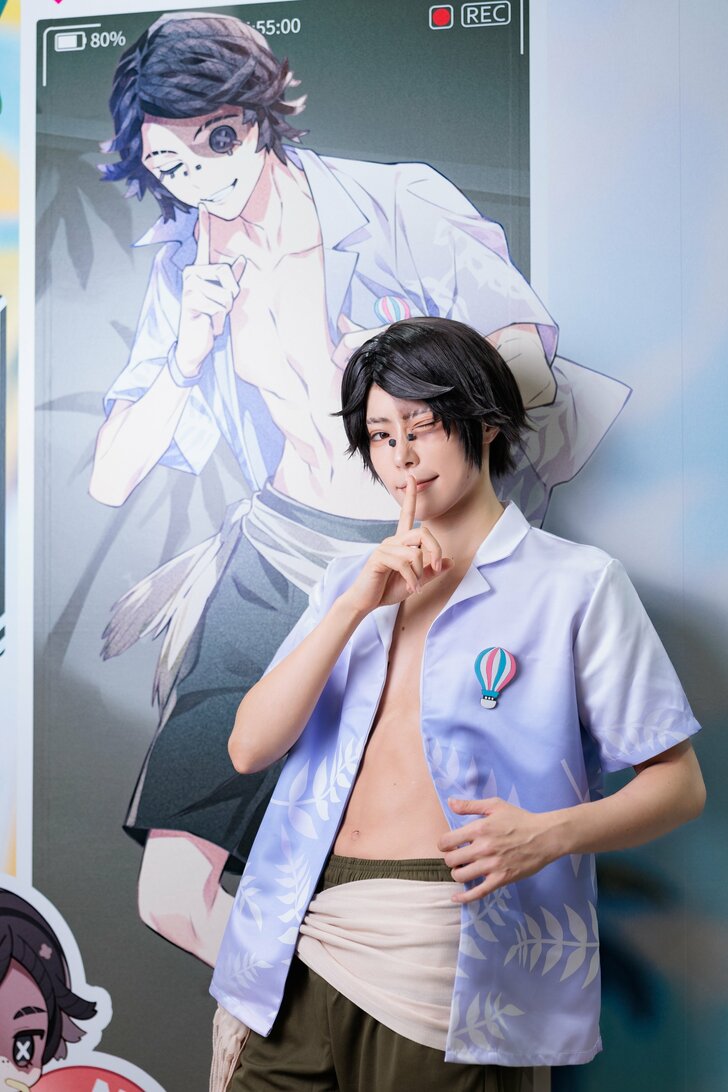 腹筋バキバキ！ フィットネスモデル・桃戸ももさん、あまりにもイケメンな“男装姿”『第五人格』探鉱者コスプレを披露の画像004
