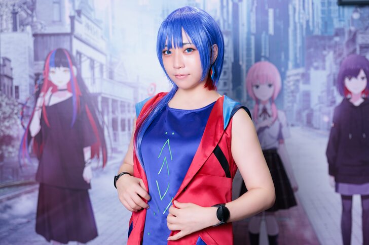 コスプレイヤー茉夏さん＆星乃まみさん、バーチャルアーティスト「花譜＆理芽」コスプレを披露の画像004