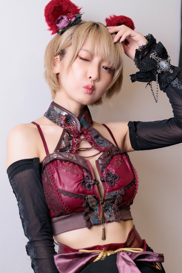人気コスプレイヤー・火将ロシエル「コミックマーケット102」新刊写真集に“メイド服プレゼントの実兄”も「ガタッ」の画像004