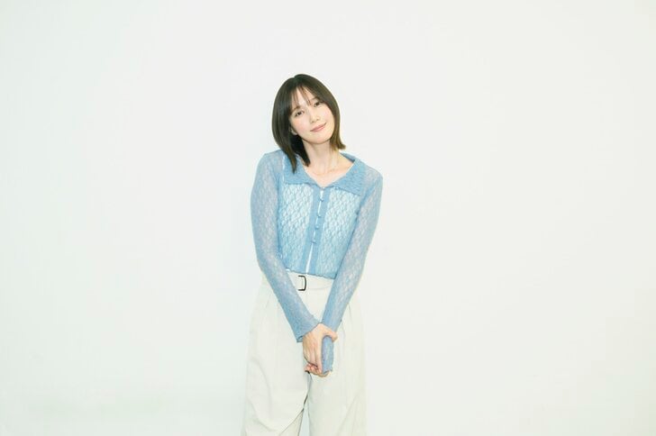 本田翼「恥じらわずに大胆なことをしています（笑）」吹っ切って挑んだ“オトナの自撮り”シーン　ドラマ『北くんがかわいすぎて手に余るので、３人でシェアすることにしました。』の画像001