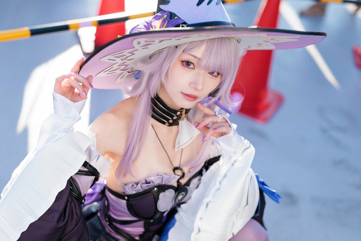 テレビ密着でブレイク！人気コスプレイヤー・月海つくねが「妖艶すぎる」魔法使いコスプレを披露の画像