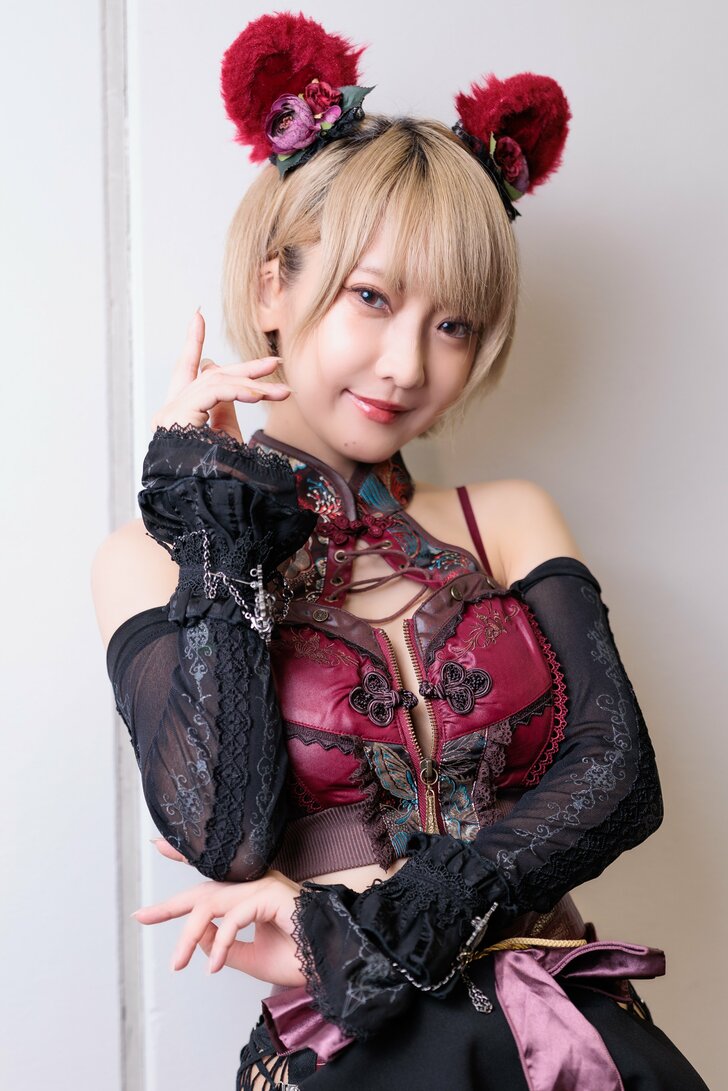人気コスプレイヤー・火将ロシエル「コミックマーケット102」新刊写真集に“メイド服プレゼントの実兄”も「ガタッ」の画像005