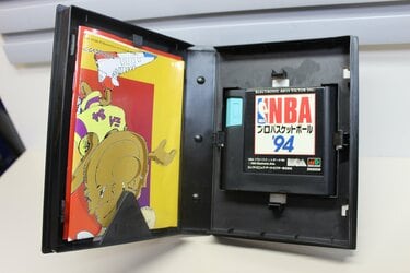 3ページ目) 中古価格は約30万！セガ・メガドライブ末期「希少スポーツ