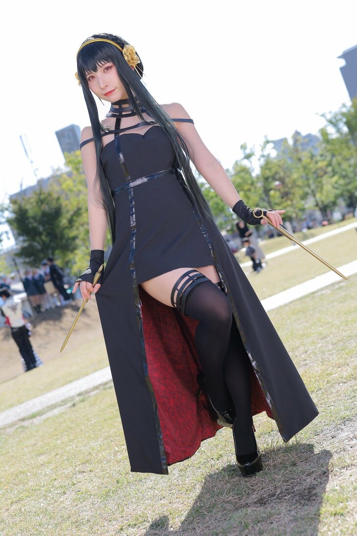人気コスプレイヤー・紗愛さん『SPY×FAMILY』ヨル・フォージャーのコスプレ披露！『池袋ハロウィン2022』参加に「去年よりイベントに人が戻ってきている」の画像002