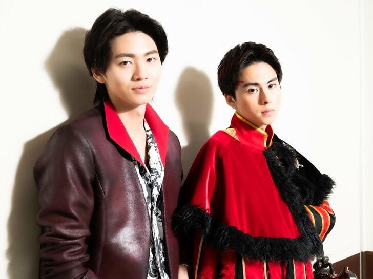 ブンブンジャー井内悠陽&キングオージャー酒井大成インタビュー「プライベートも、ヒーローでないといけない」戦隊レッド俳優の“素顔”の画像