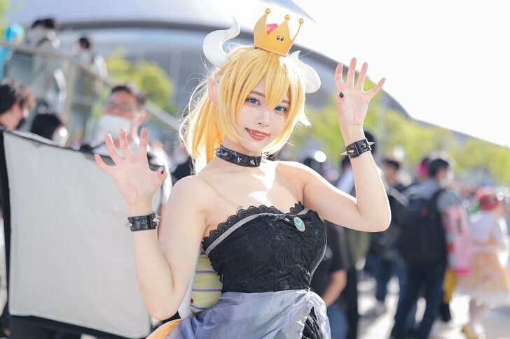 『ニコニコ超会議2023』コスプレイヤー・はわわ大明神さん『スーパーマリオ』二次創作キャラ「クッパ姫」のコスプレ披露の画像002