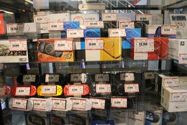 3ページ目) 近年ジワジワ高騰化…ハードオフ店長も惚れたソニー「PSP