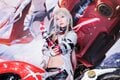 『東京ゲームショウ2023』真っ赤なバイクで注目、米倉みゆさん＆篠原みなみさん銀髪コスプレでゲーム『パニシング：グレイレイヴン』の魅力アピールの画像006