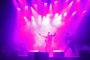 江口拓也、観客とジョッキ型ペンライトで居酒屋コンセプトのライブを開催！『Kiramune Presents Takuya Eguchi Live Tour 2022 朝まで呑みたい〜EGUCHI屋〜』神奈川公演レポートの画像