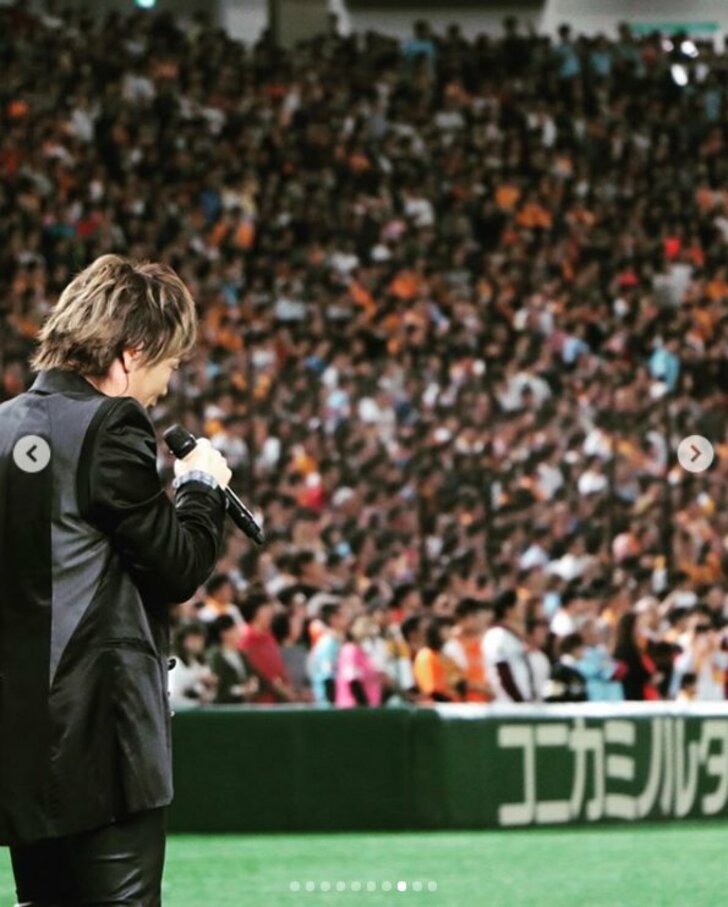 影山ヒロノブ、日本シリーズでの“国家独唱”に「最高にカッコイイ」「熱い」と反響続々の画像