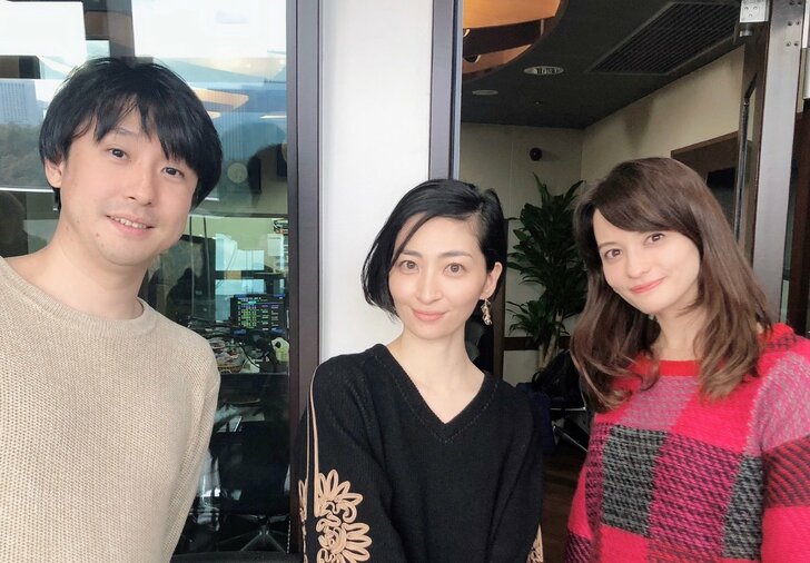 （左から）鈴村健一、坂本真綾、エリザベス・ハードキャッスル