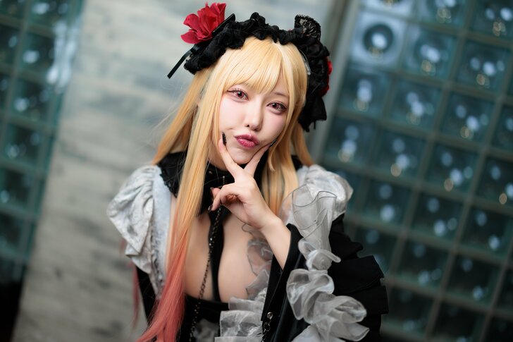 自慢の武器は「天性の色香」!? 元バーレスクダンサー・みなみなな『着せ恋』喜多川海夢コスでファン魅了!の画像