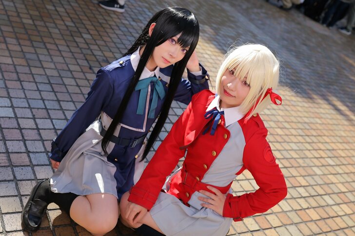 コスプレイヤー・雨晴ゆずかさん＆望月うかるさん『リコリス・リコイル』千束＆たきな披露！“併せ”をしたキッカケは「SMARTQueen撮影会」の画像002