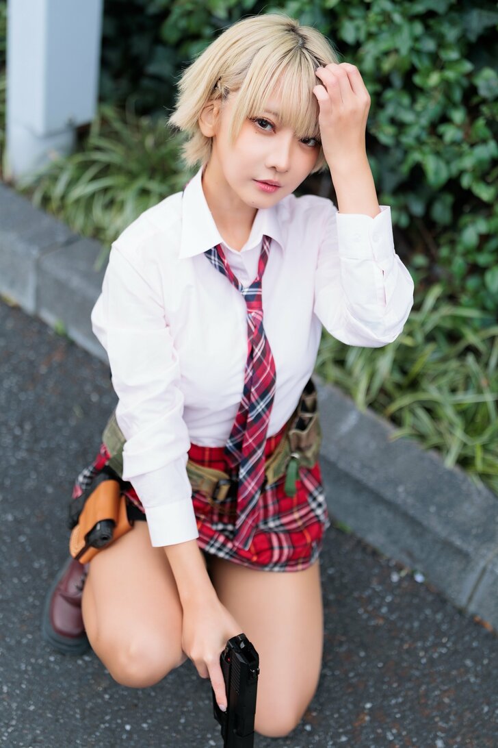 人気コスプレイヤー・火将ロシエル「憧れの制服×サバゲーコスプレ」で冬コミケ参加「一生着られるように美を保ちたい」の画像