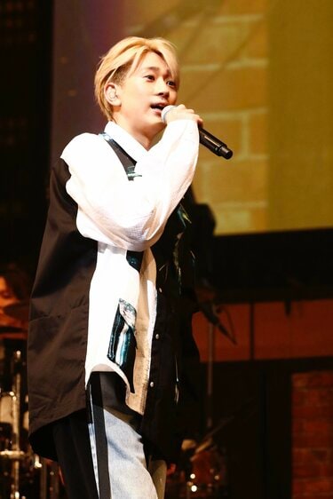 江口拓也、観客とジョッキ型ペンライトで居酒屋コンセプトの