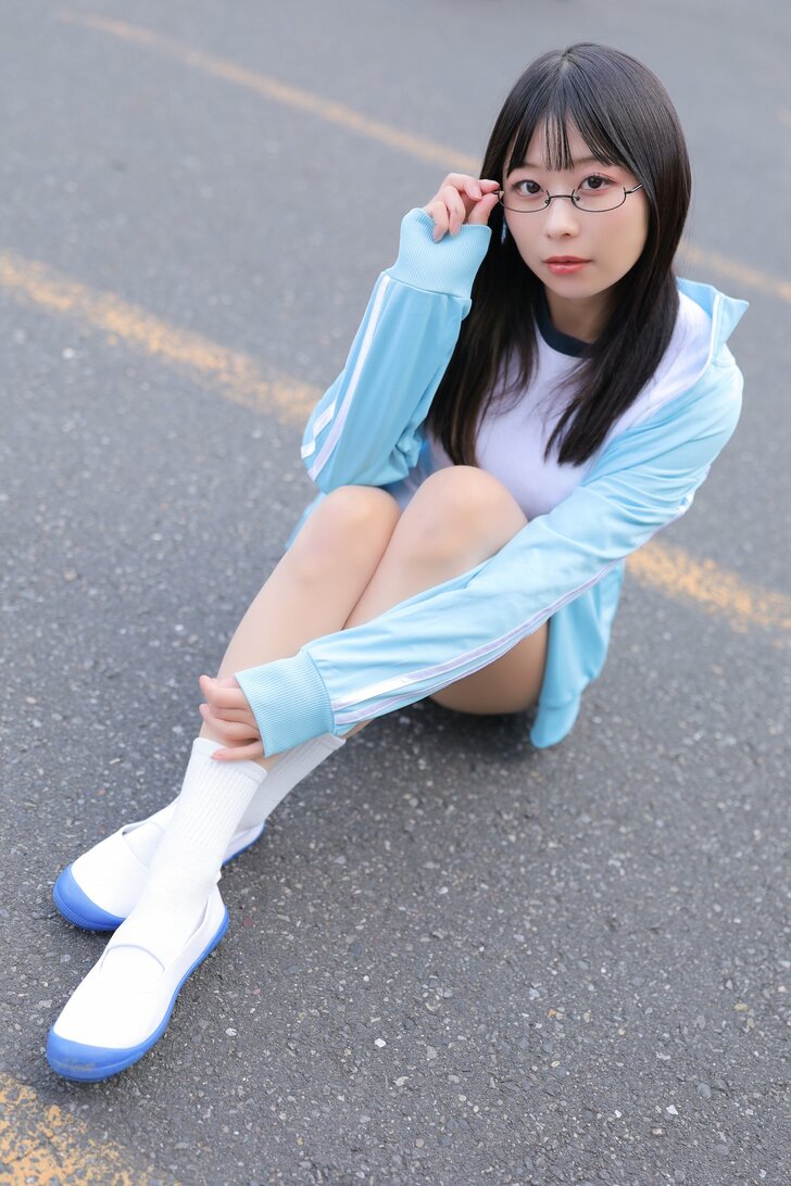 『コミックマーケット101』で目を奪われた眼鏡っ子！グラドル・蒼猫いなさん、オリジナル「地味子」コスプレを披露の画像004