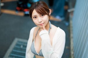 動画編集してたらグラビアオファー!? 「都内で働くただのOL」なまはむこが人気インフルエンサーになったワケの画像